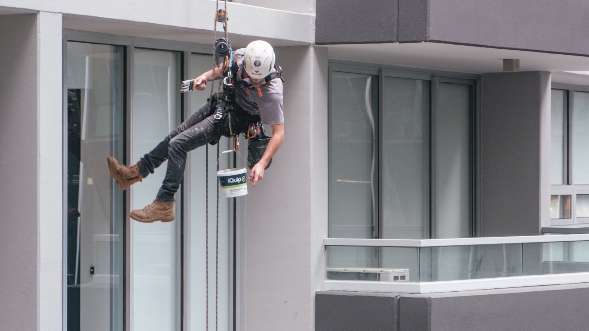 DA OGGI Q-AID CERTIFICA LE COMPETENZE ANCHE DEL PITTORE EDILE